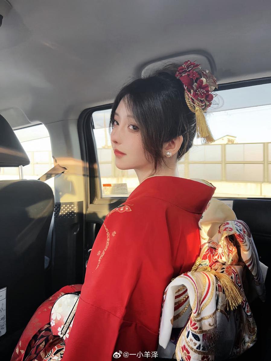 一小央泽20套黑猫巧克力：cos博主的严谨态度，原图绝对精益求精