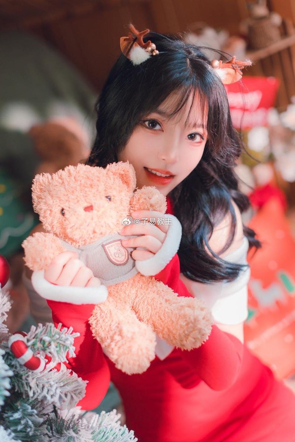 白易子教主透明水手服，展现最精湛COS作品