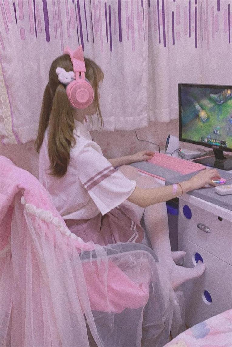 赛高酱水手服黑白情侣装摄影秀：尽享美图