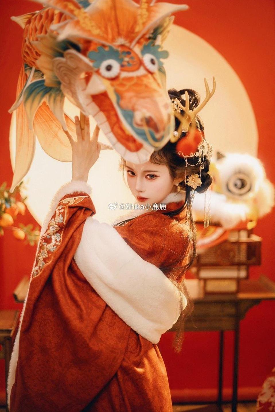 shika小鹿鹿生日作，这一套cos原图真让我看到了你的超高工艺