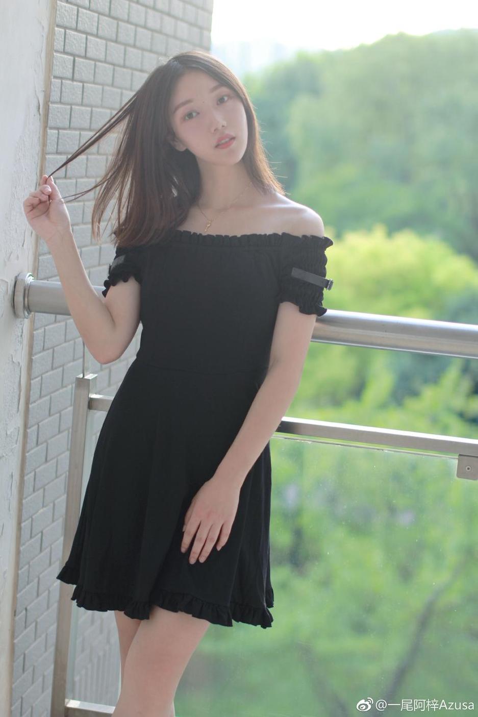 一尾阿梓早期照片美景：海洋深处精灵宫殿下的动人风光首次公开