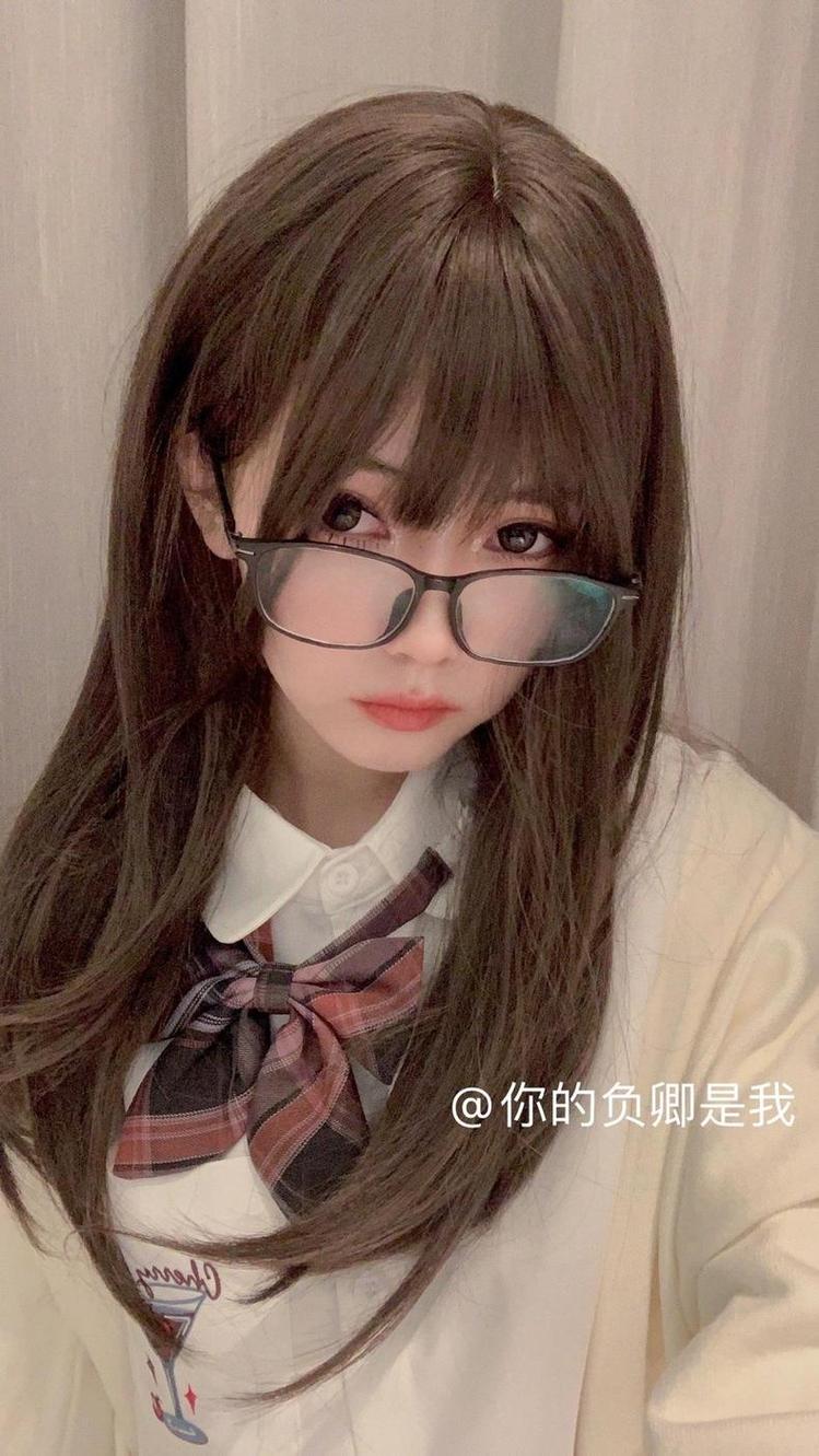 你的负卿恶魔姐姐的合集：拍照姿势大全，让你做出万种风情