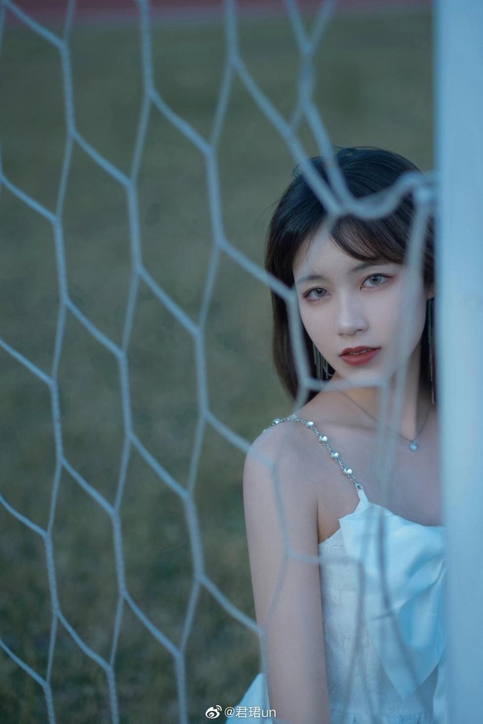 原图无删照片：君珺un性别绝美的姿态让人心醉