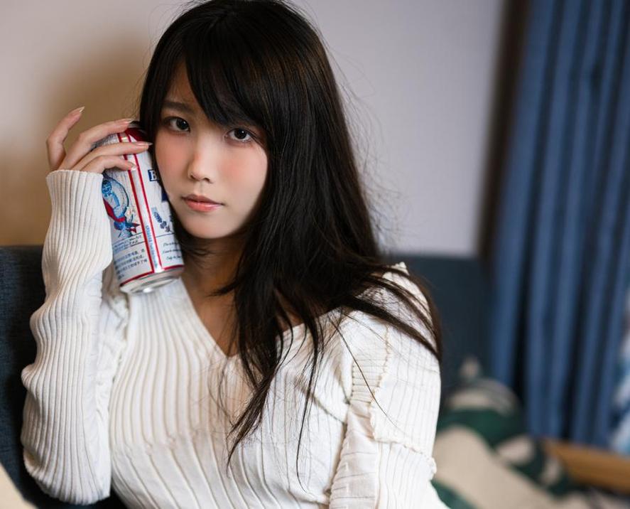 汪知子微博新号大放异彩，独家cosplay套装不容错过